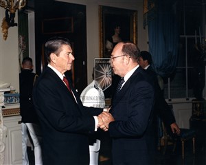 Image description is not available for 1994.217
